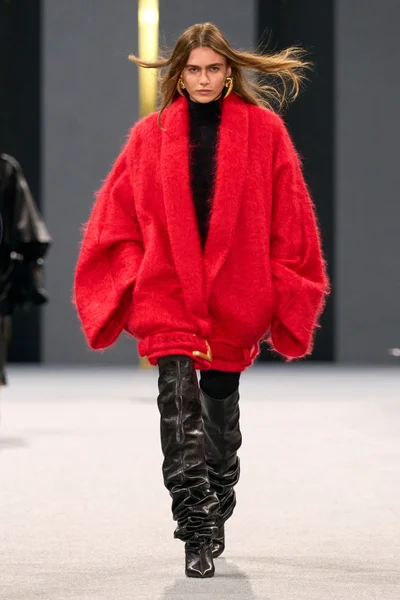 Look 28